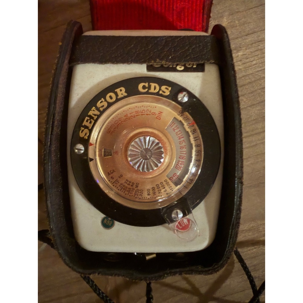 Vintage Soligor Sensor CdS Exposure Light Meter with Leather Case and Cord